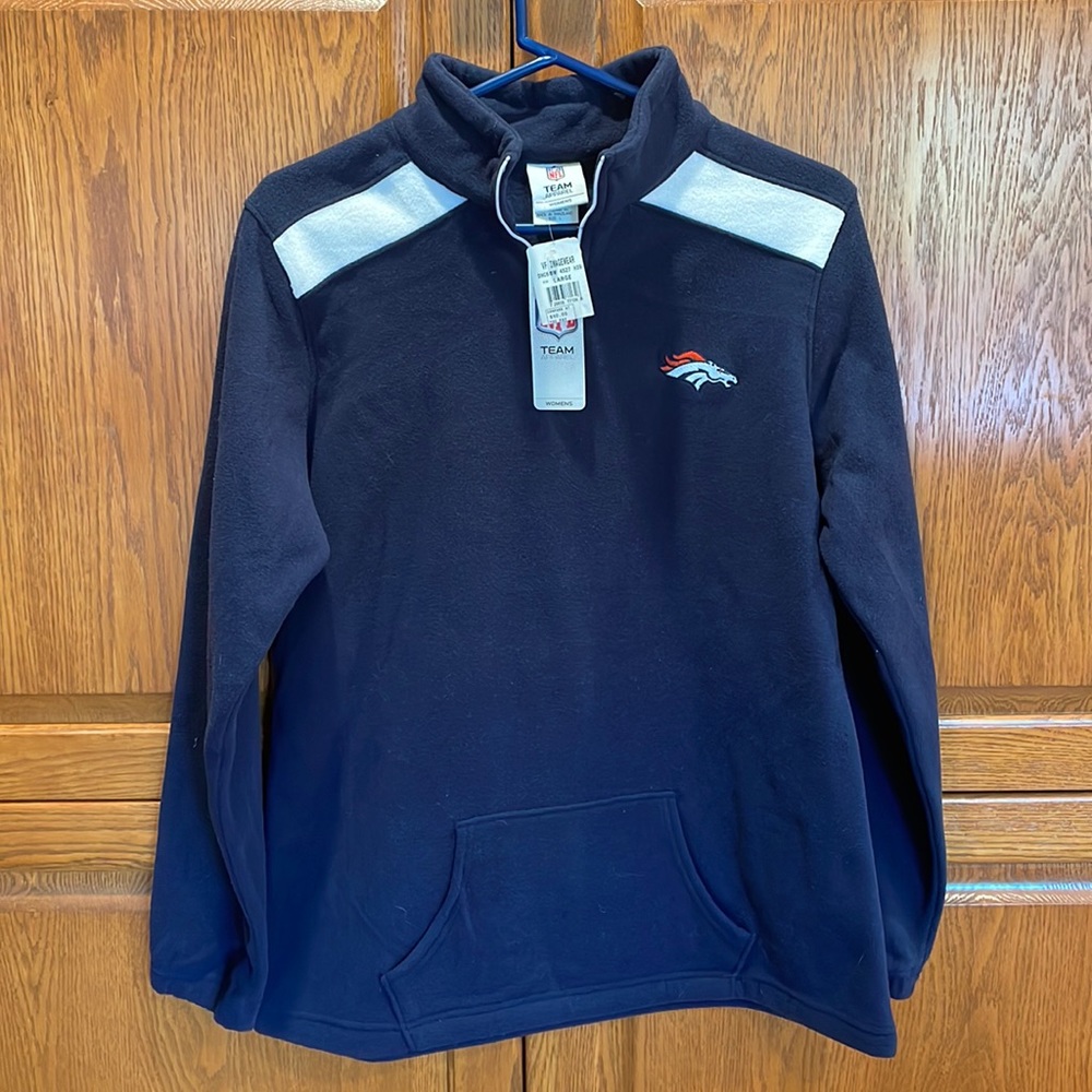 NWT Denver Broncos half zip size L sweatshirt